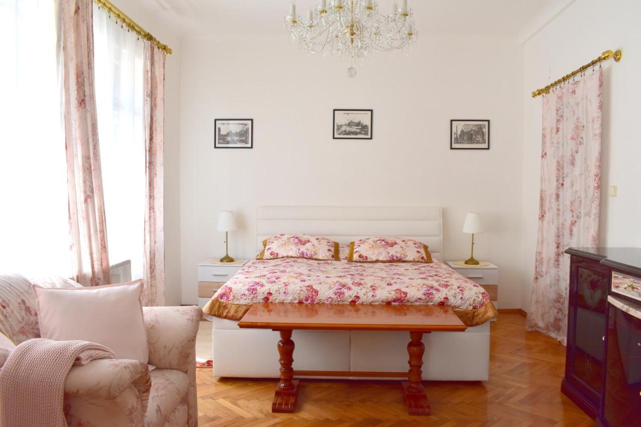 Old Town Konviktska - Bohemian Residence 布拉格 外观 照片