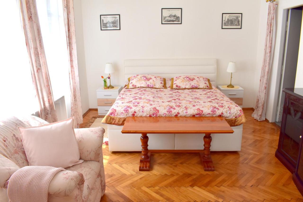 Old Town Konviktska - Bohemian Residence 布拉格 外观 照片